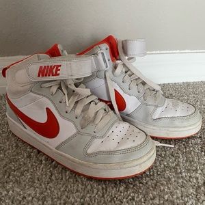 Boys Nike high tops size 4.5